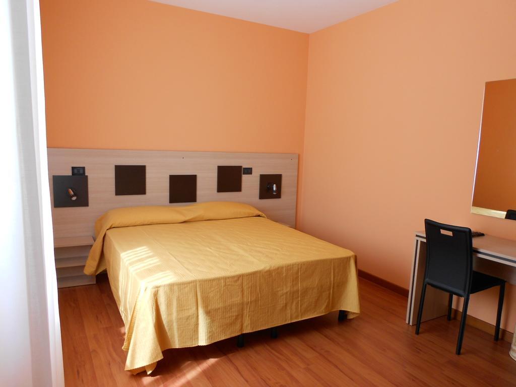 Hôtel Alta Marea à Gioiosa Marea Extérieur photo